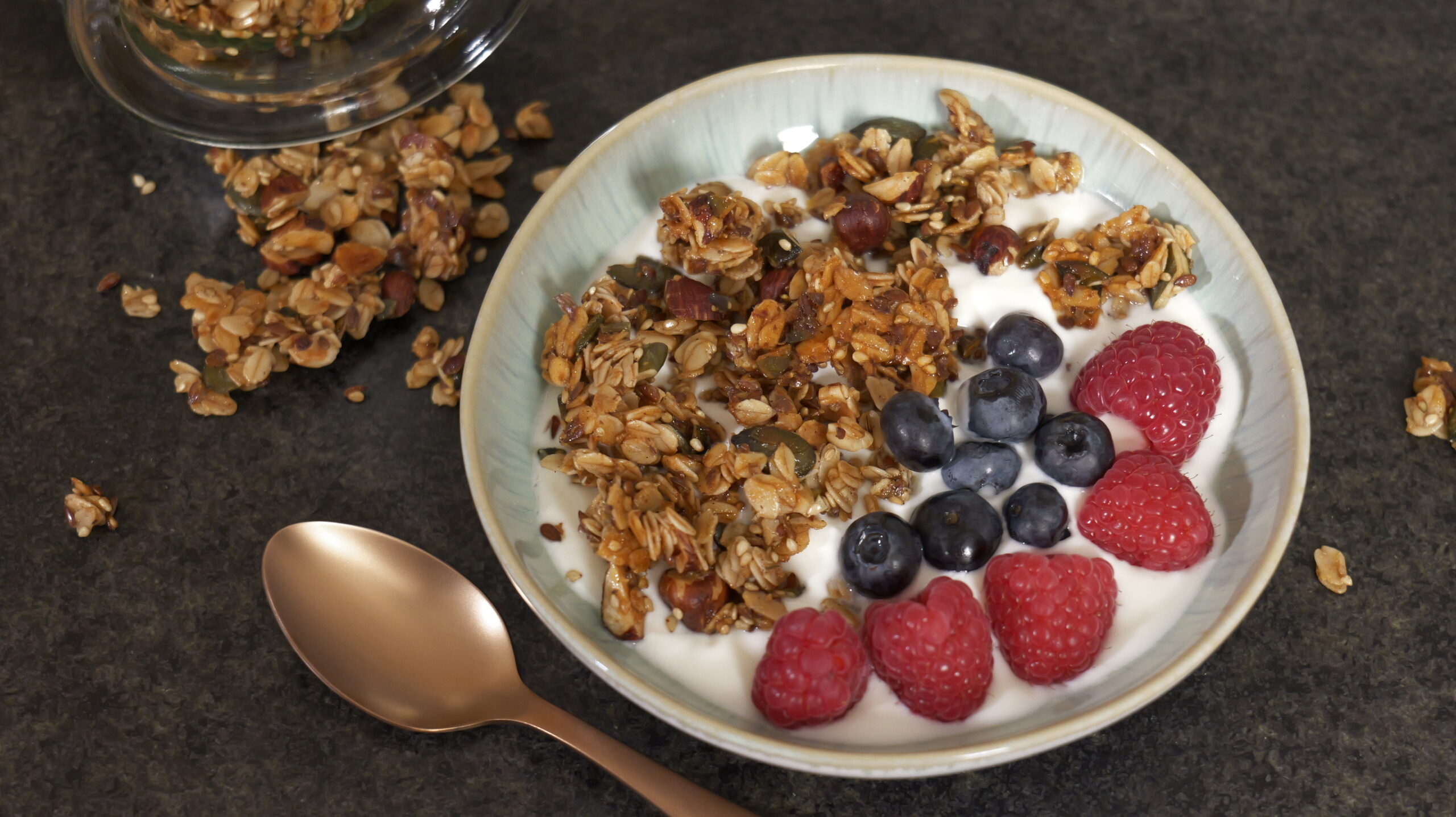 Knuspriges Granola selber machen – Einfaches Rezept für dein Frühstück